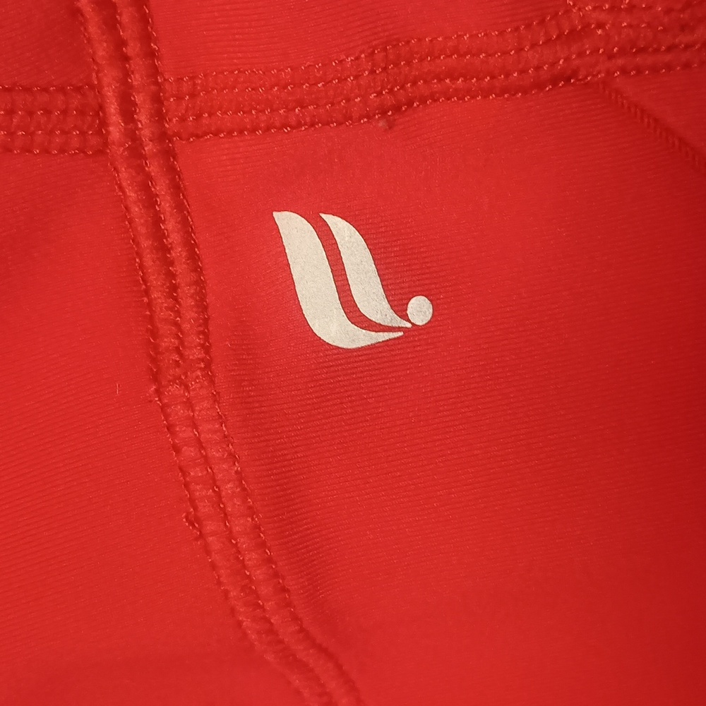 Fabletics Red Bike shorts With 2 pockets. Gently used. Size 1X - Picture 2 of 7